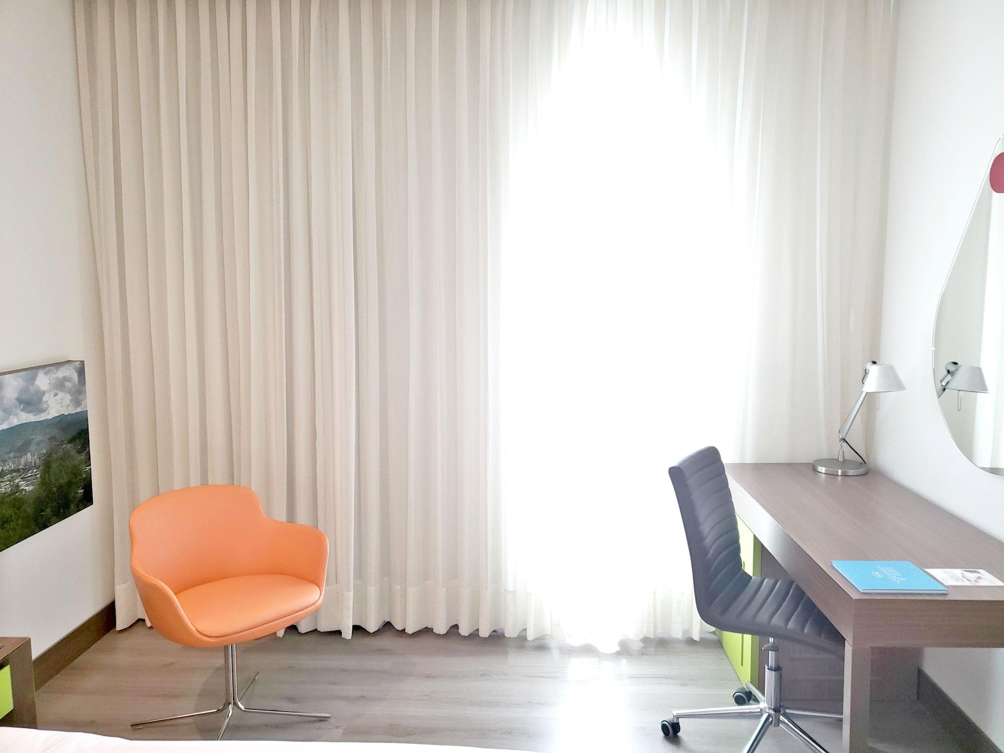 Hotel Hampton By Hilton Yopal Exterior foto