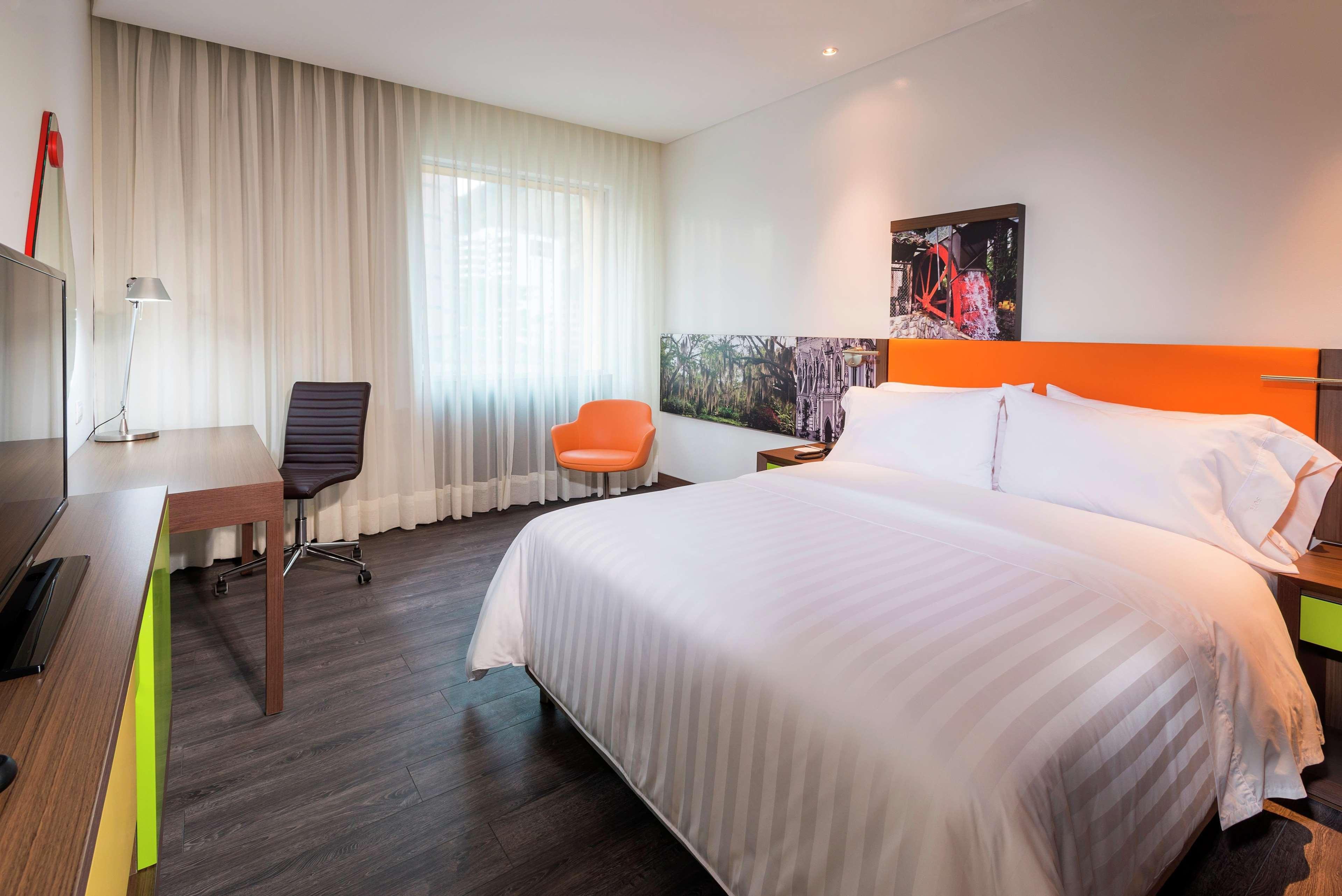 Hotel Hampton By Hilton Yopal Exterior foto