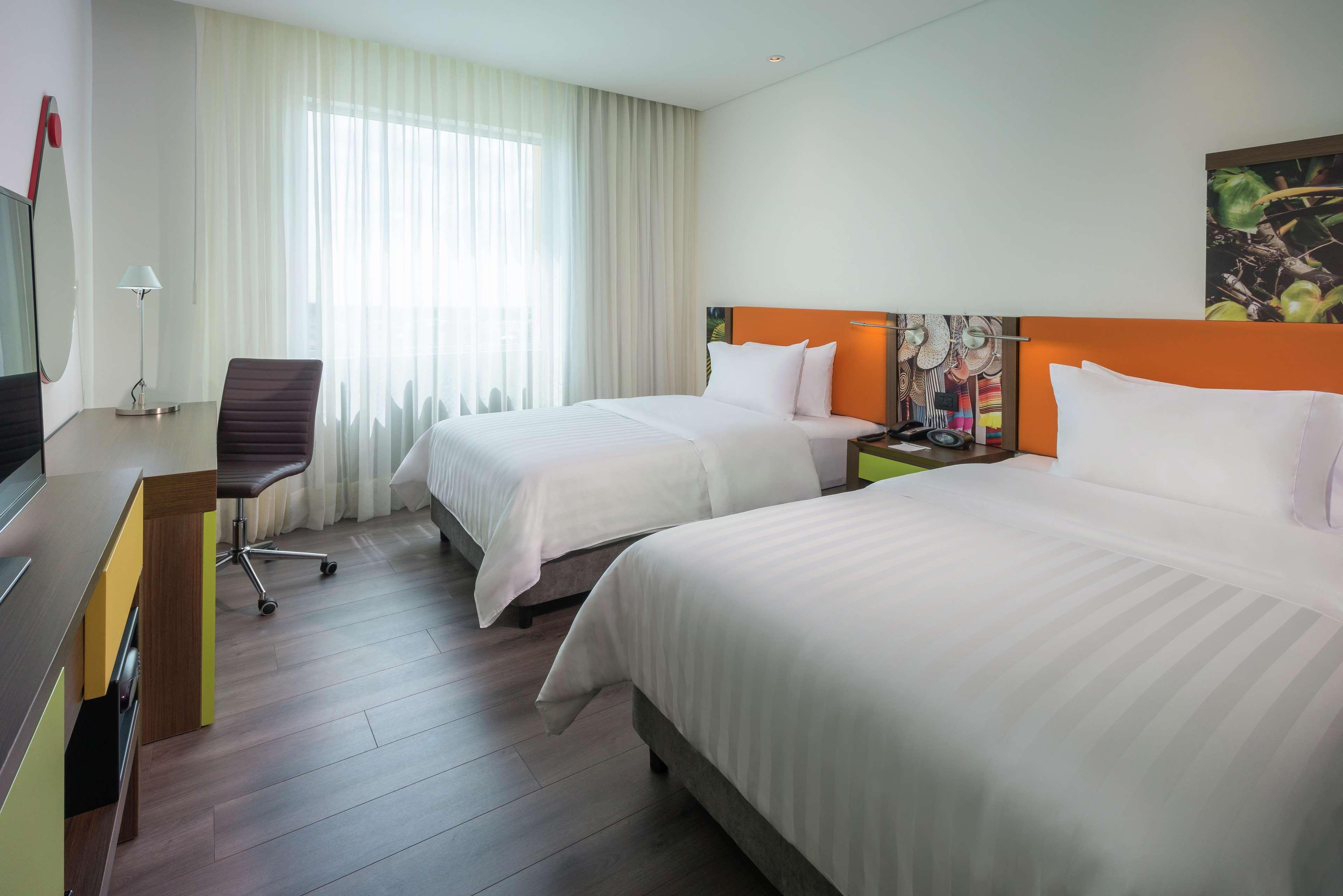 Hotel Hampton By Hilton Yopal Exterior foto