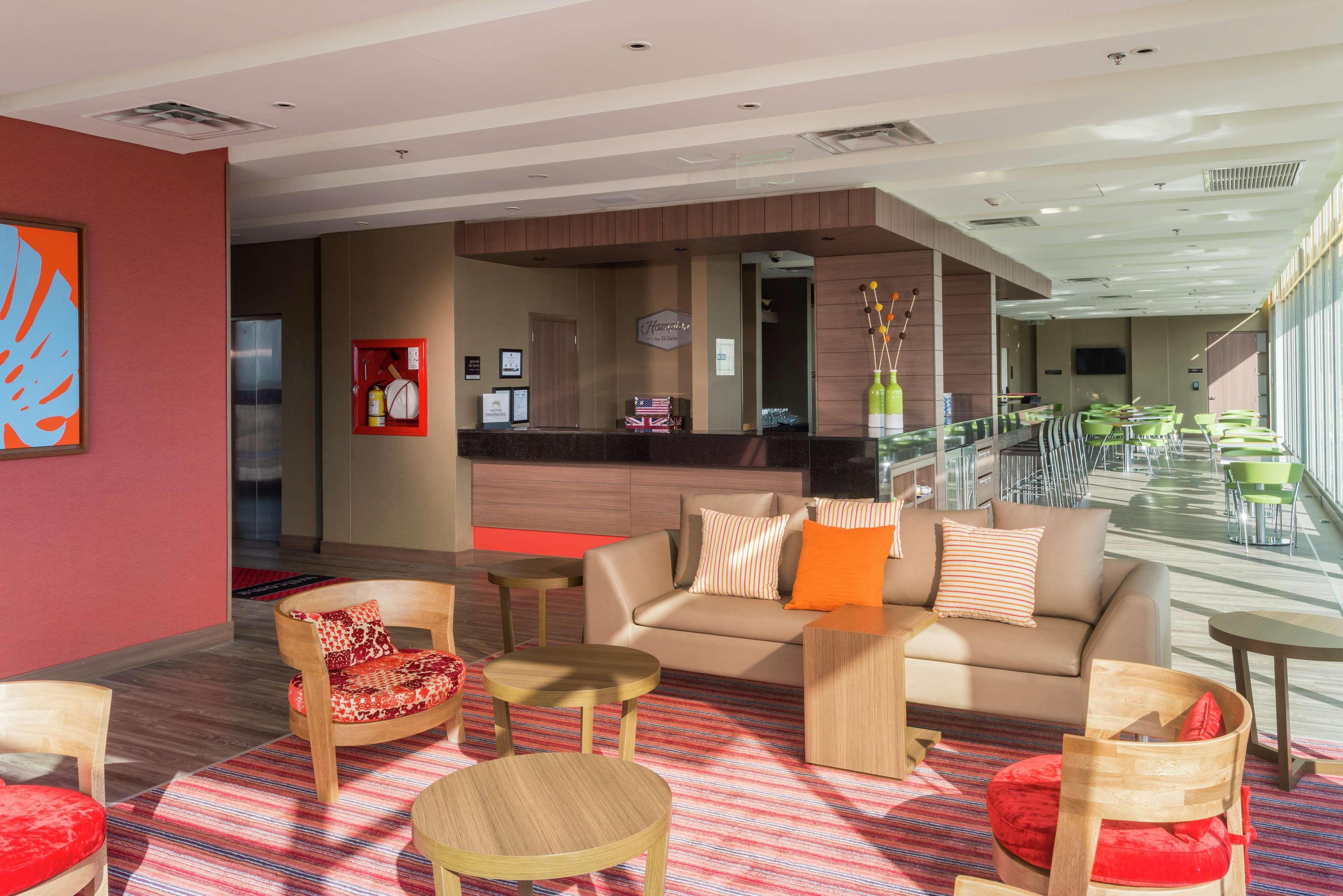 Hotel Hampton By Hilton Yopal Exterior foto