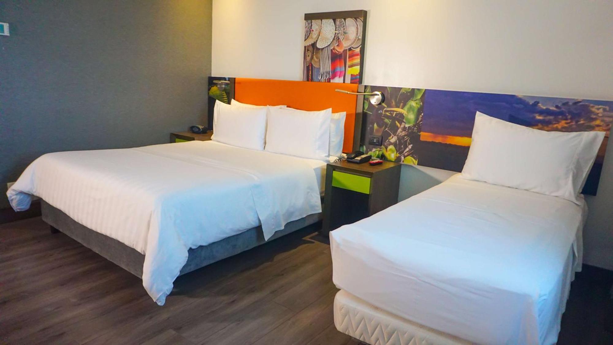 Hotel Hampton By Hilton Yopal Exterior foto
