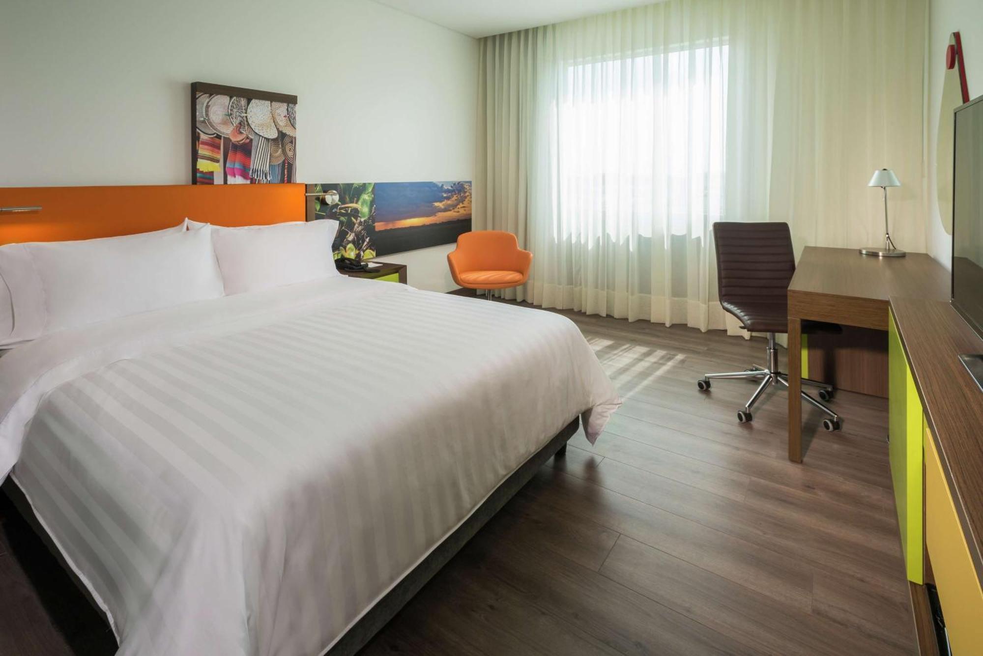 Hotel Hampton By Hilton Yopal Exterior foto