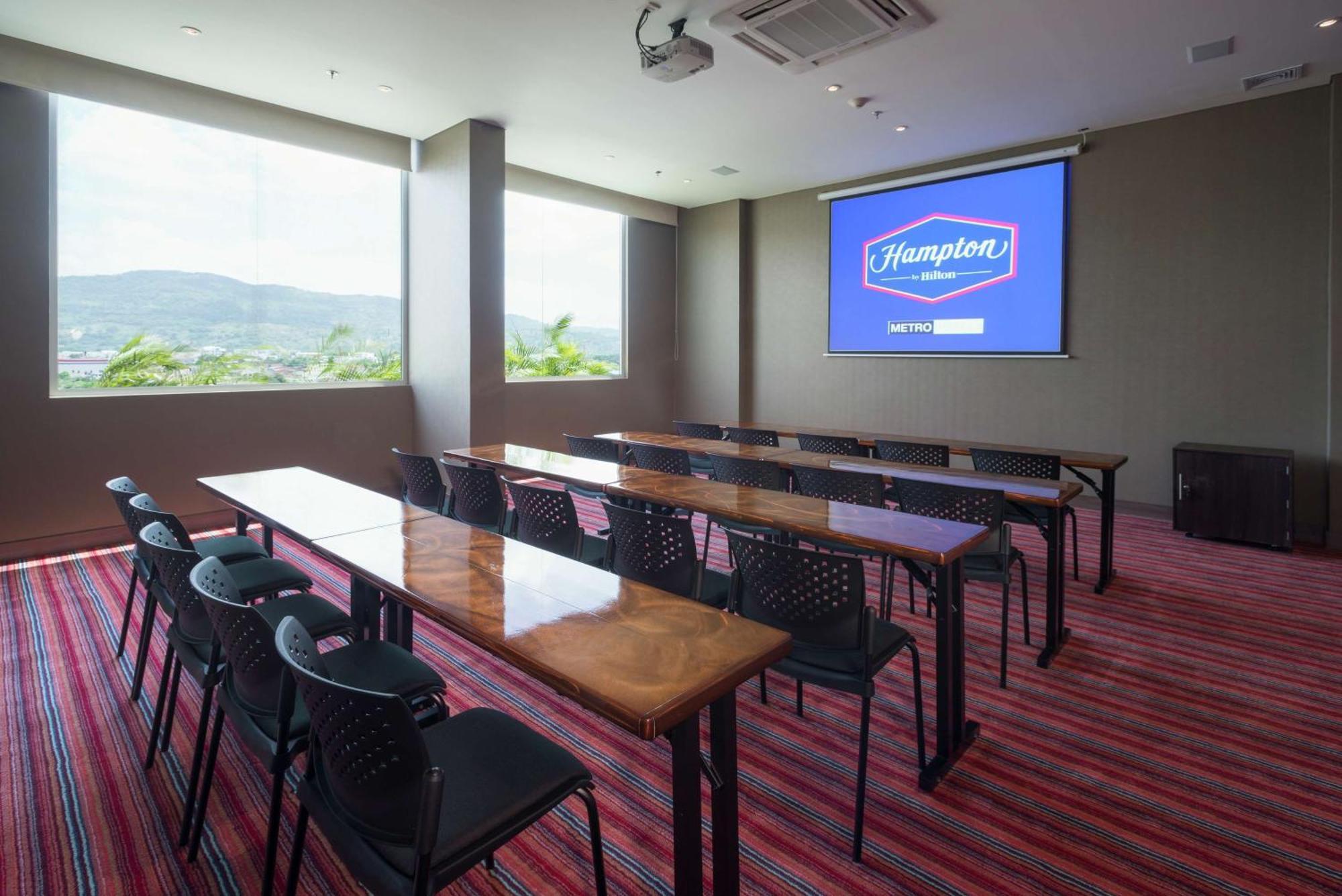 Hotel Hampton By Hilton Yopal Exterior foto