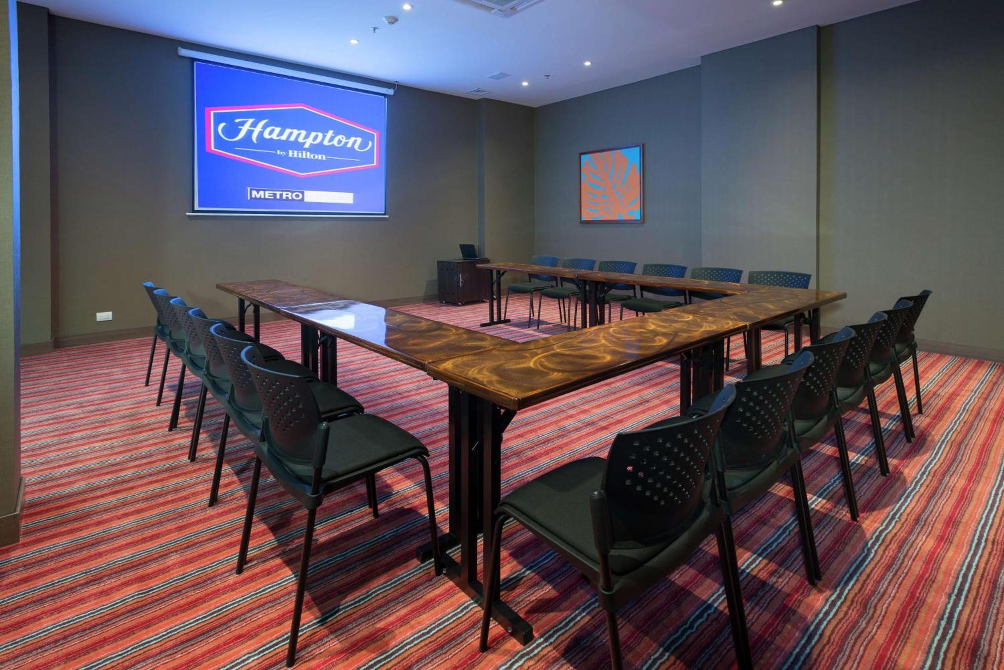 Hotel Hampton By Hilton Yopal Exterior foto